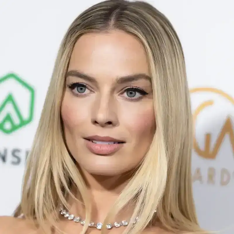 Margot Robbie’s SAG Award Nails Were Inspired by Vintage Barbie Shoes