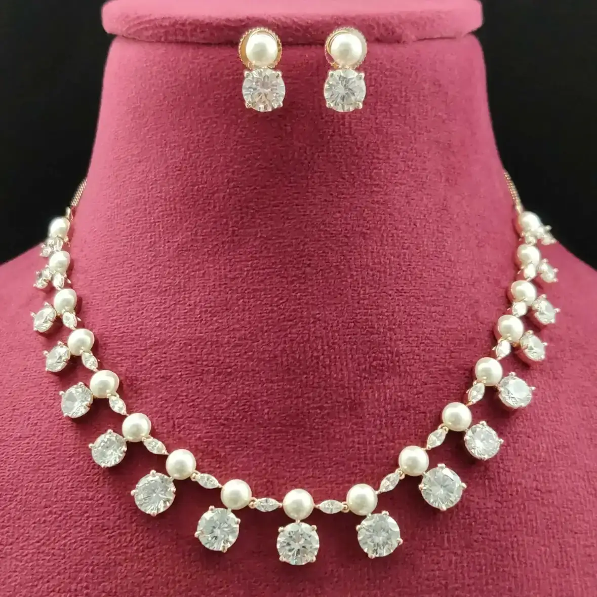 Image of Classic Pearl Necklace Set