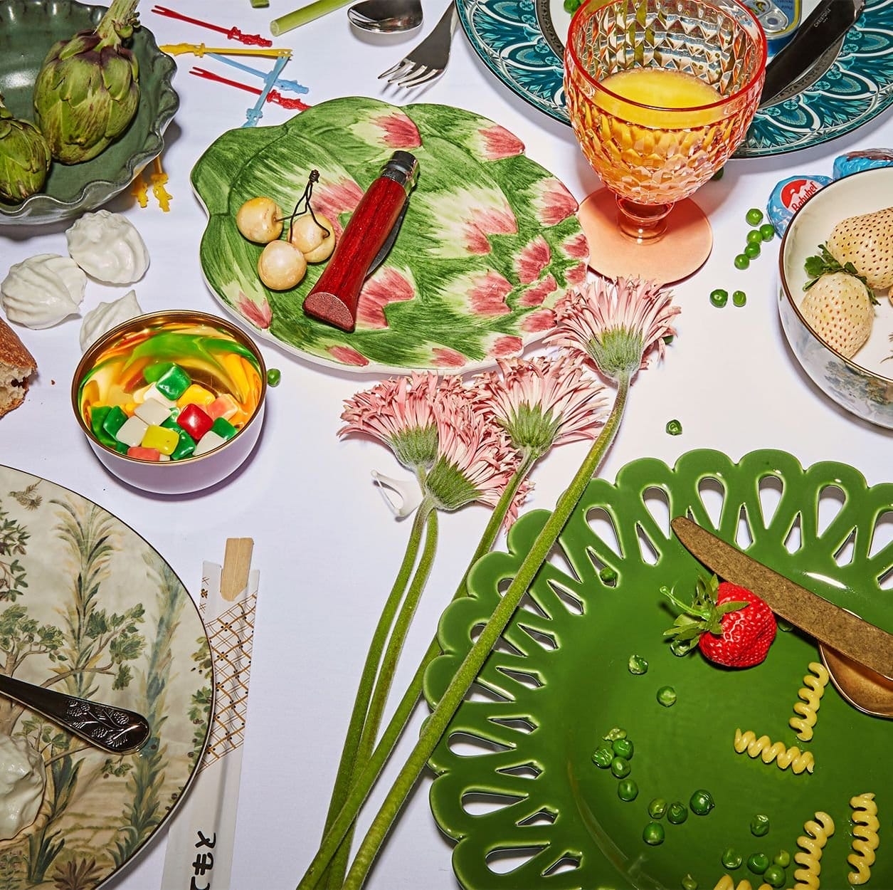 Throw an Unforgettable Dinner Party With These Tabletop Must-Haves