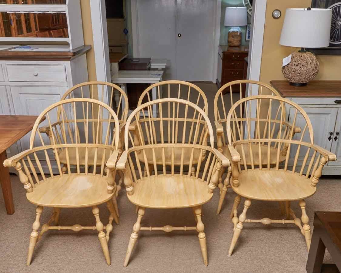  Set Of 6 Windsor Arm Dining Chairs In Cream Antiqued Finish 