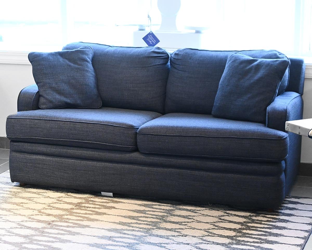  La-Z-Boy Full Sleeper Sofa in Dark Blue Weave Upholstery with 2 Toss Pillows 