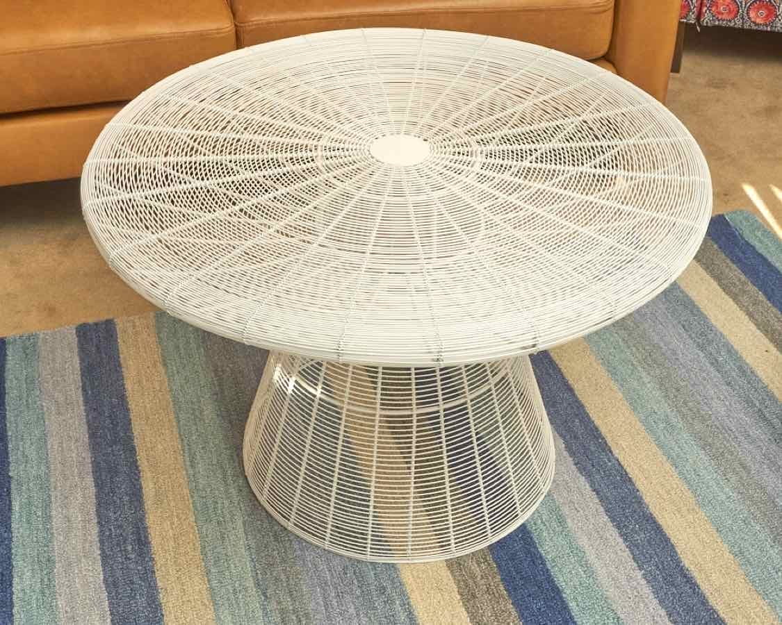 White Metal Round Pedestal Base Cocktail Table