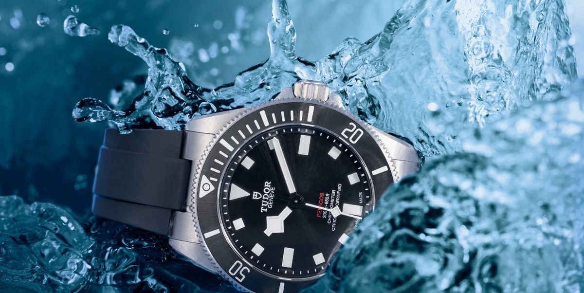 Why Do Some Dive Watch Bezel Markings Only Go to 15? We Found Out