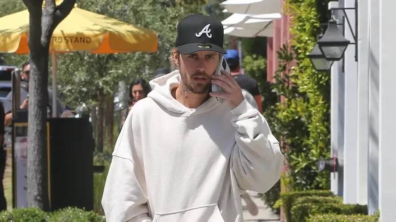 West Hollywood, CA - EXCLUSIVE - Justin Bieber stepped out for lunch in LA in Double Balenciaga sweat pants, a cream hoodie and Louis Vuitton's Footprint Low boots (\\$2470). The furry boot with LV logo and footprint detail on the outsole is part of Pharrell Williams first collection for the luxury brand as their menswear Creative Director for SS24.Pictured: Justin BieberBACKGRID USA 17 APRIL 2024 USA: +1 310 798 9111 / usasales@backgrid.comUK: +44 208 344 2007 / uksales@backgrid.comUK Clients - Pictures Containing ChildrenPlease Pixelate Face Prior To Publication