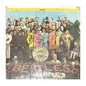The Beatles Autographed SGT.Peppers Album