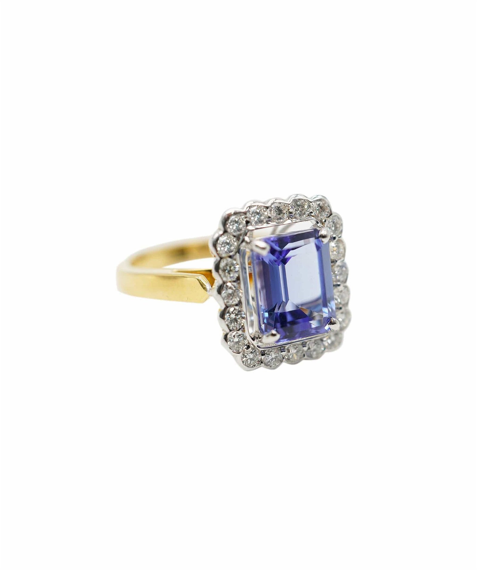 Image of Tanzanite and diamond cluster ring 18K YG AHC1467