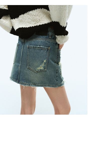 MO&Co. Women's Crystal Detail Mini Skirt
