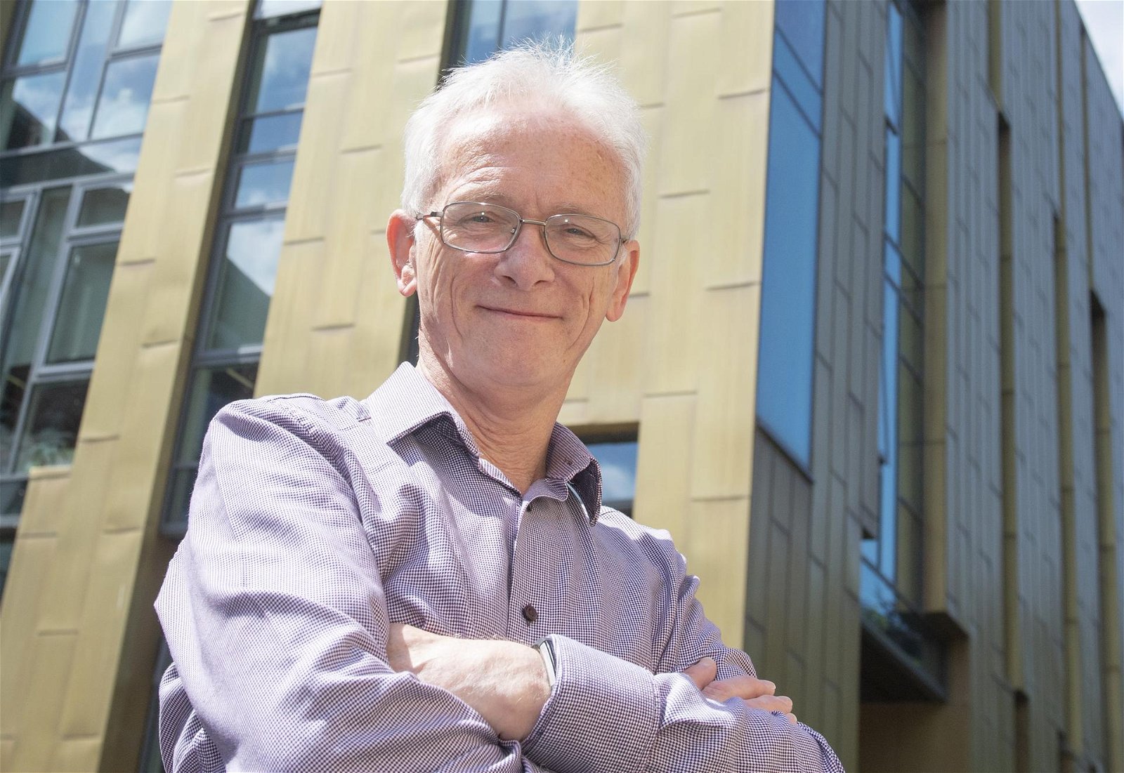 Professor John McLauchlan from the Medical Research Council (MRC) University of Glasgow Centre for Virus Research. Links to page