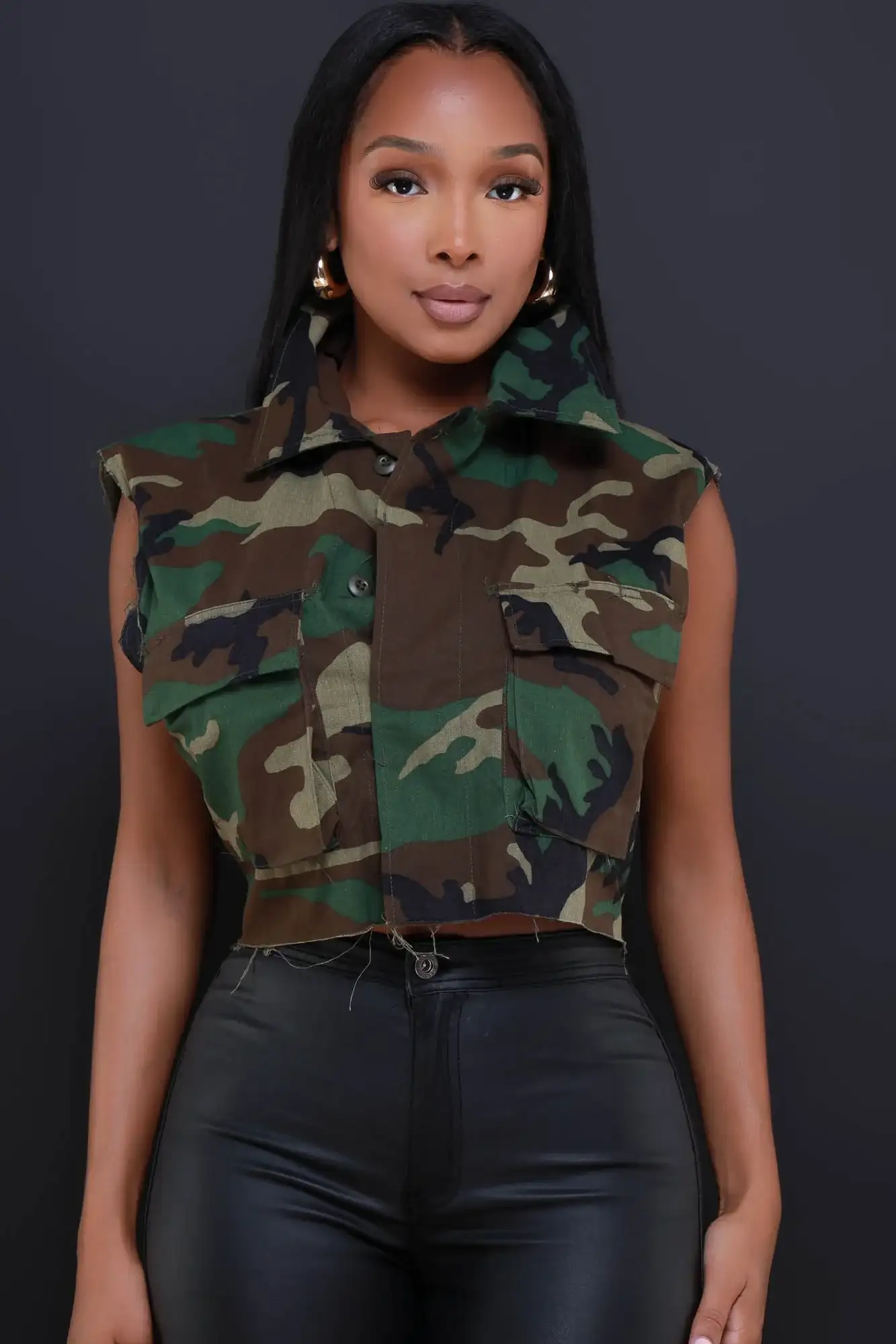 Image of On Command Sleeveless Camo Cropped Jacket - Olive