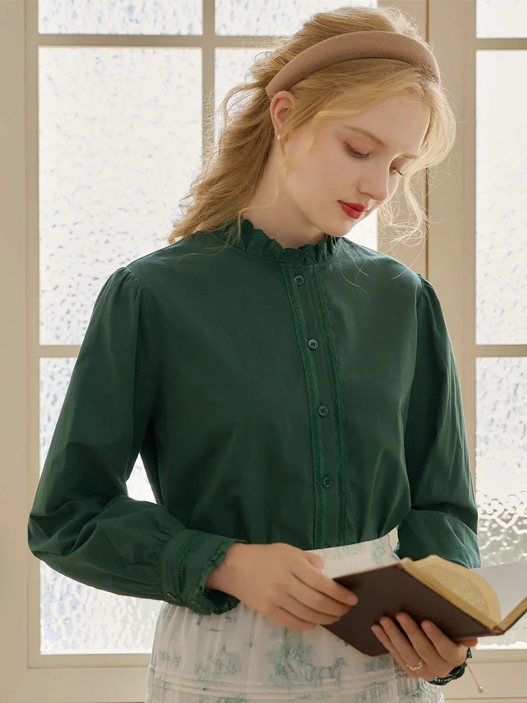 【Holiday Sale】Yamileth Retro Mock Collar Lace Trimmed Paneled Green Blouse