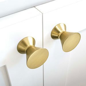 SHOP KNOBS AND PULLS