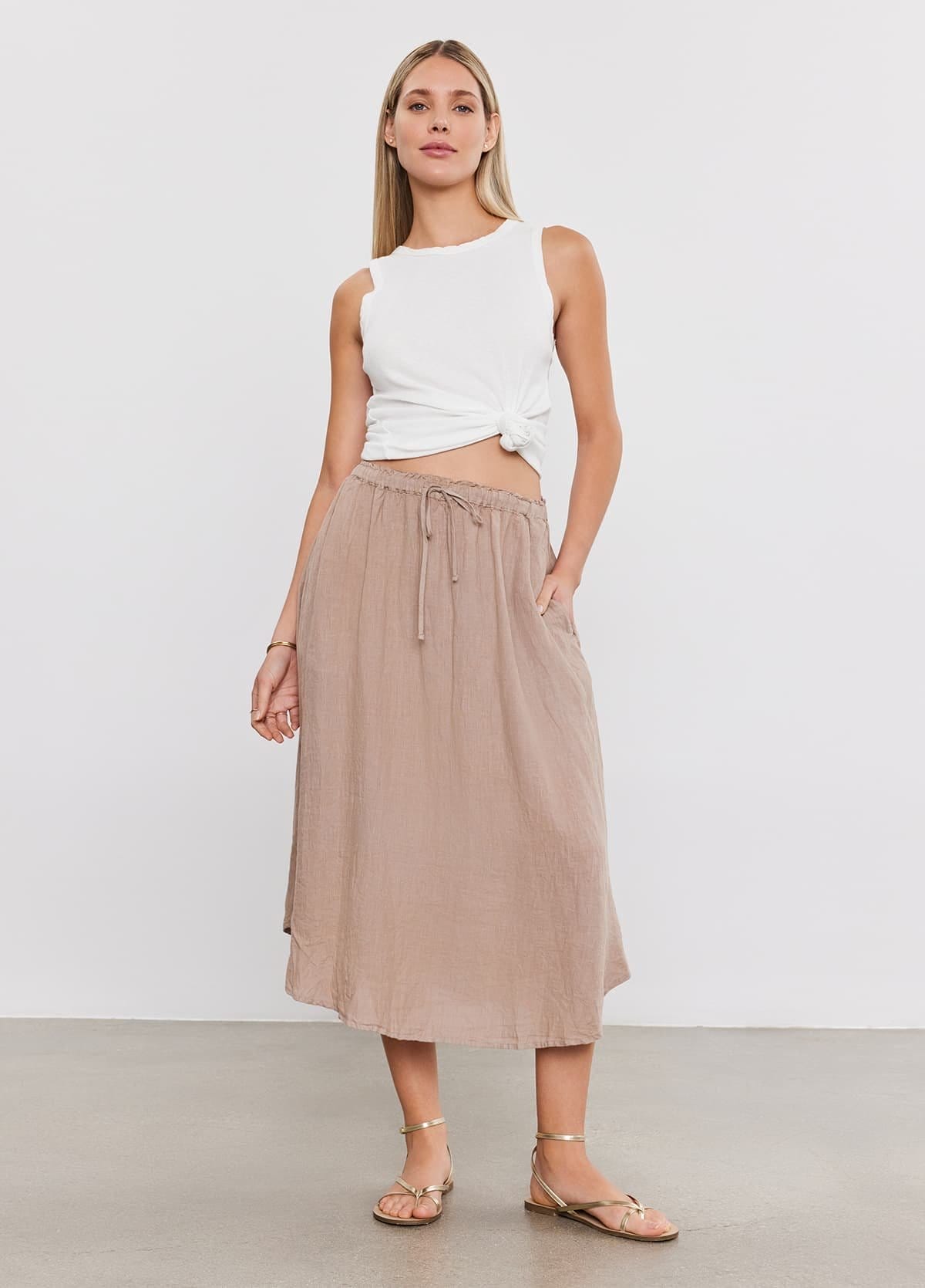 Model wearing the Nemy Linen Skirt